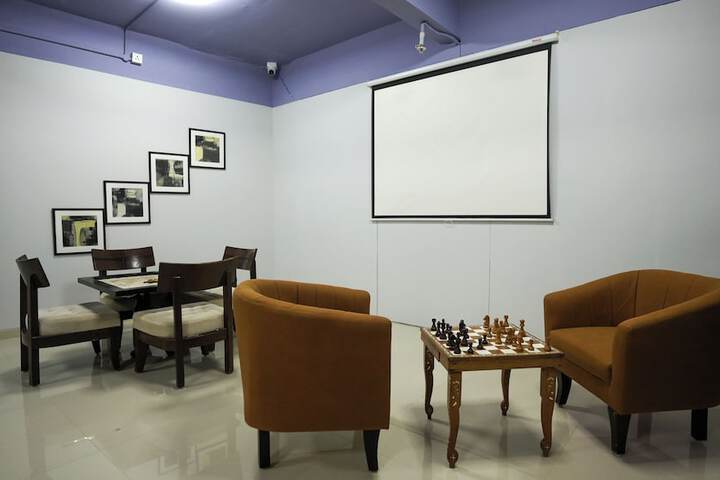 Room 65 of 83