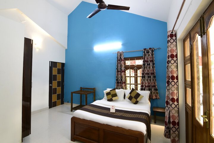 Room 4 of 20