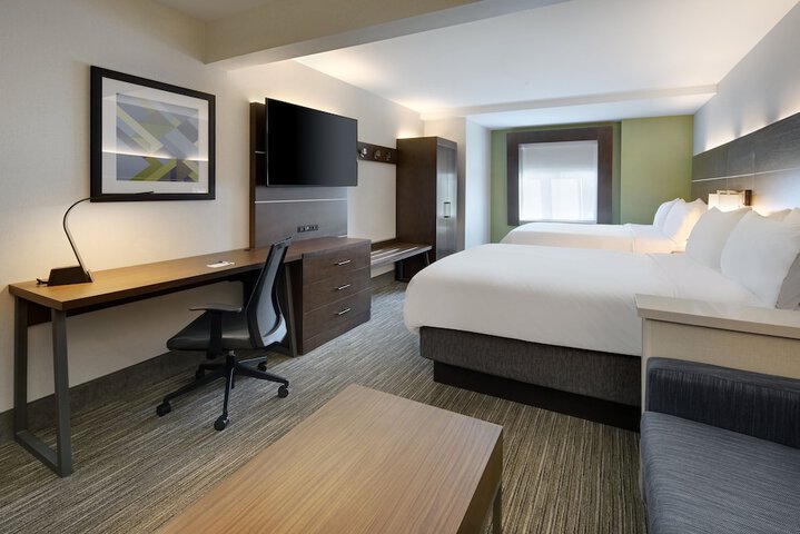 2 Queen Beds (3 of 5)