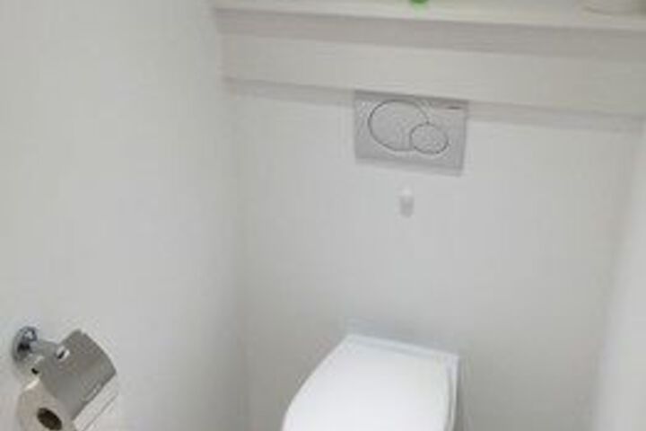 Room 3 of 20