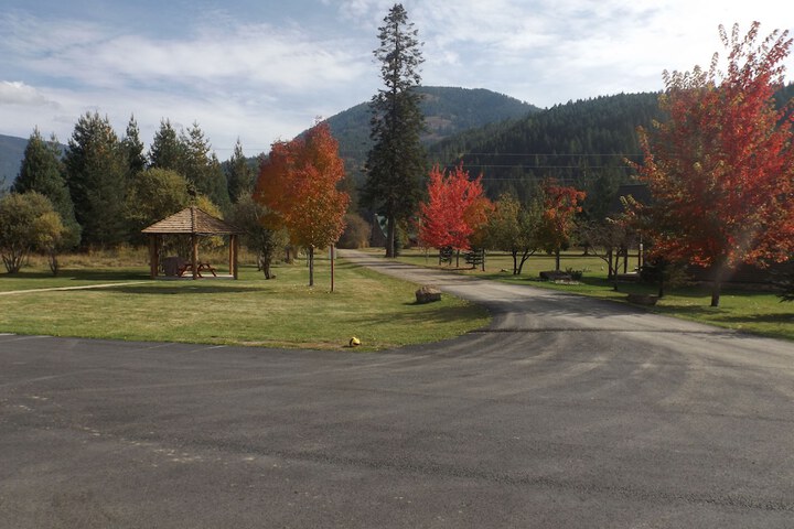 Property Grounds 29 of 32