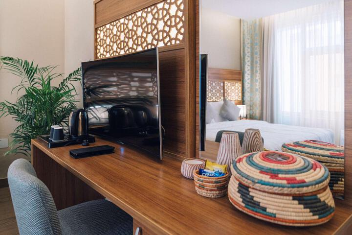 Room 4 of 17