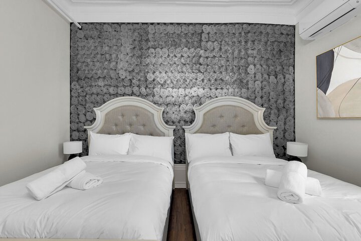 Room 44 of 174