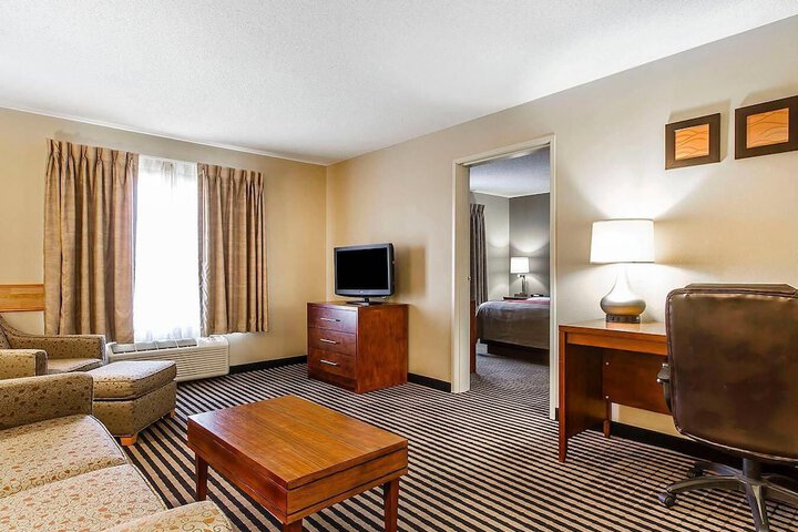 Room 8 of 25