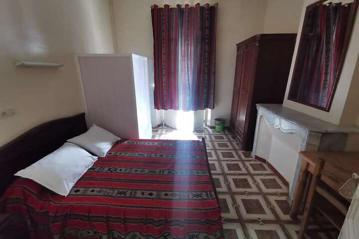 Room 3 of 16