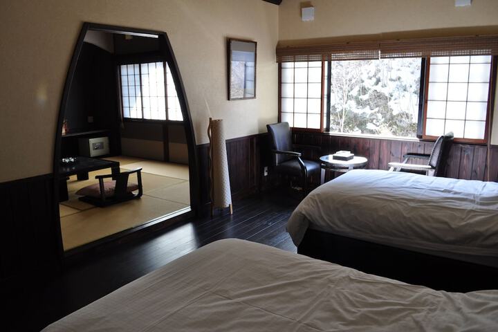 Room 5 of 24