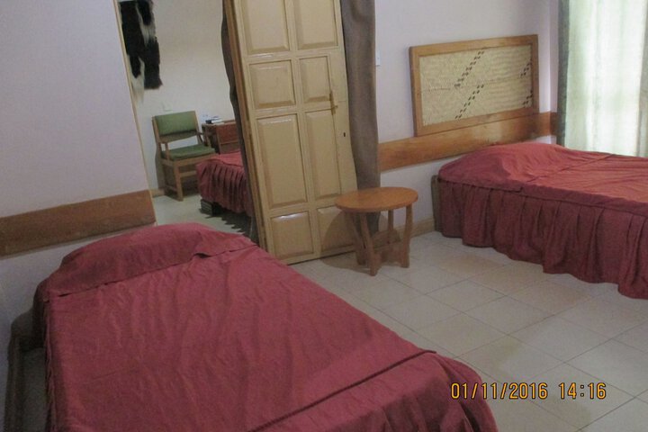 Room 2 of 2