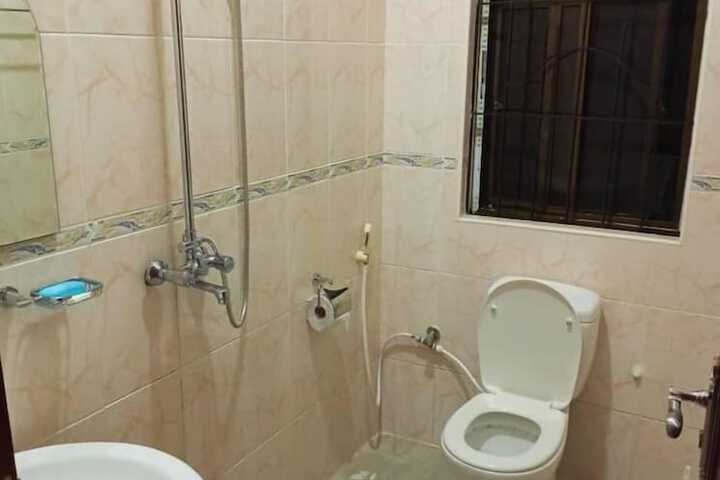 Room 9 of 16