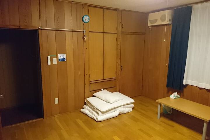 Room 11 of 65