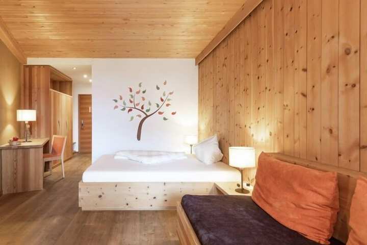 Room 10 of 61