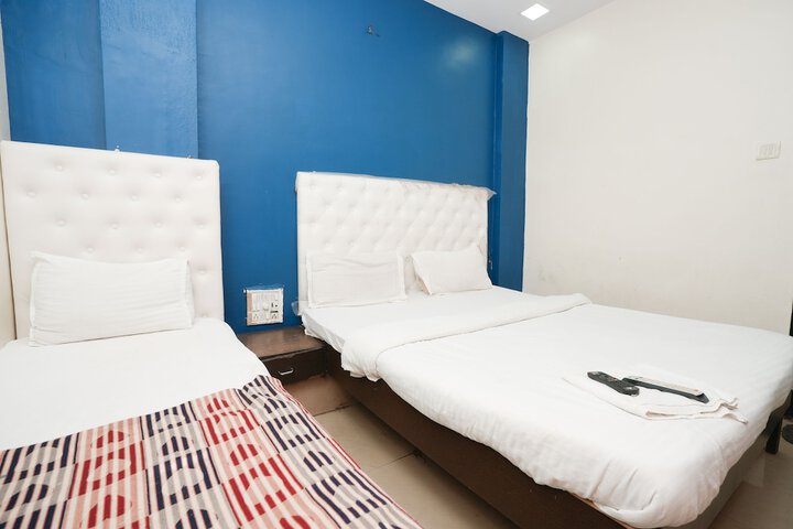 Room 17 of 38