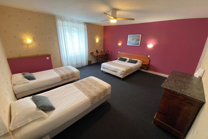 Room 15 of 33