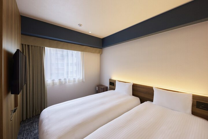 Room 9 of 30