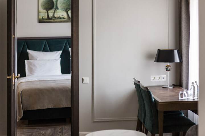 Room 48 of 87