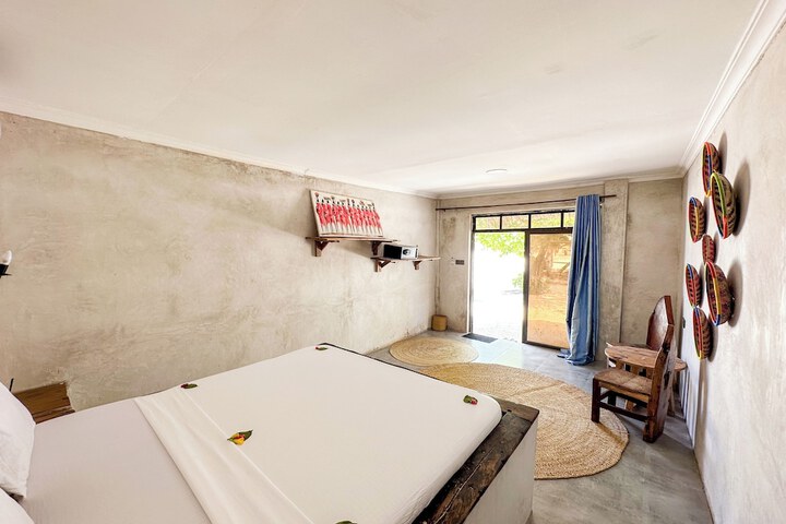 Room 15 of 48