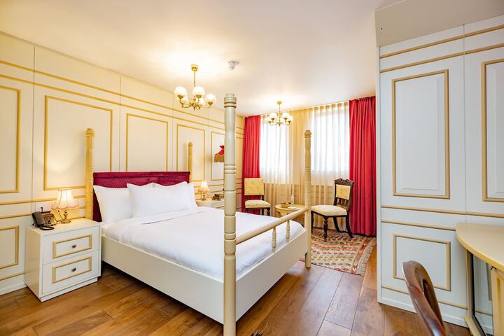 Room 43 of 171