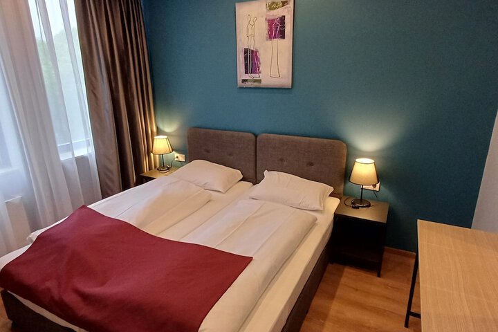 Room 16 of 87