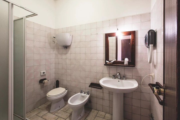 Room 11 of 20