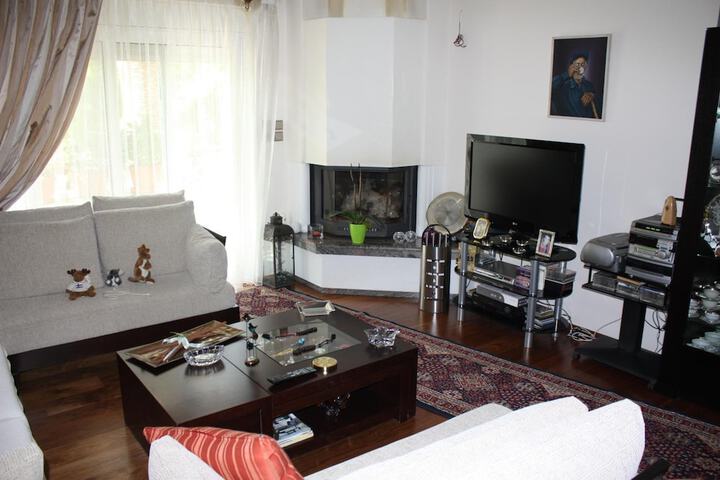 Room 10 of 34