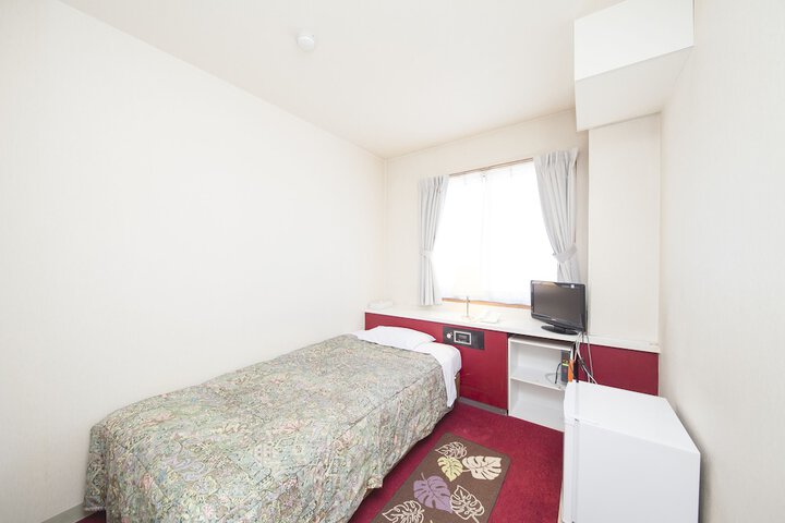 Room 6 of 25