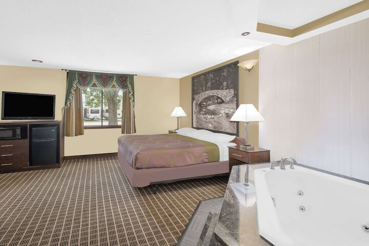 1 King Bed (7 of 13)