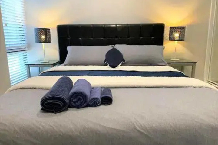 Room 4 of 24