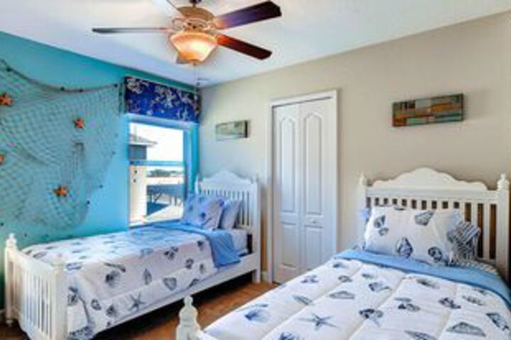 Room 6 of 22