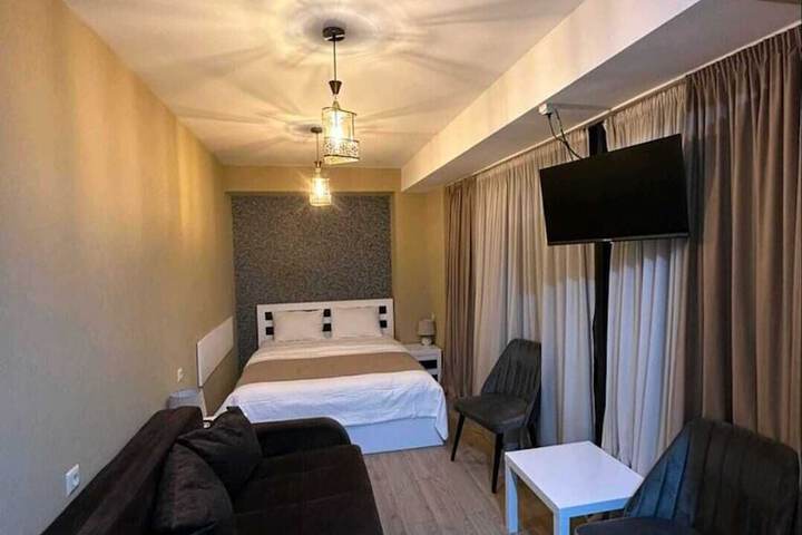 Room 16 of 38