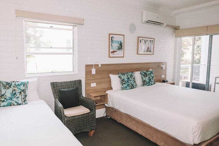 Room 9 of 35