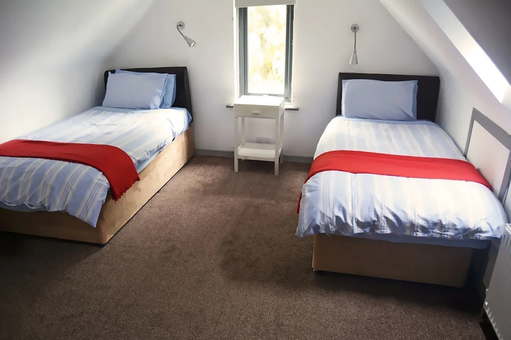 Room 4 of 15