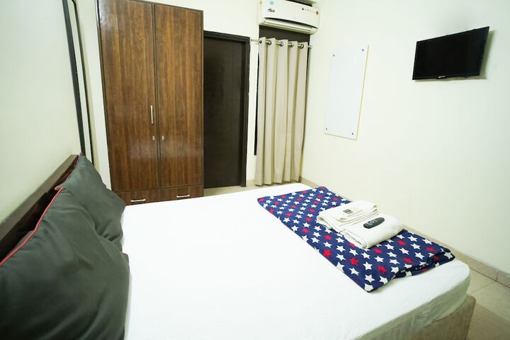 Room 13 of 24