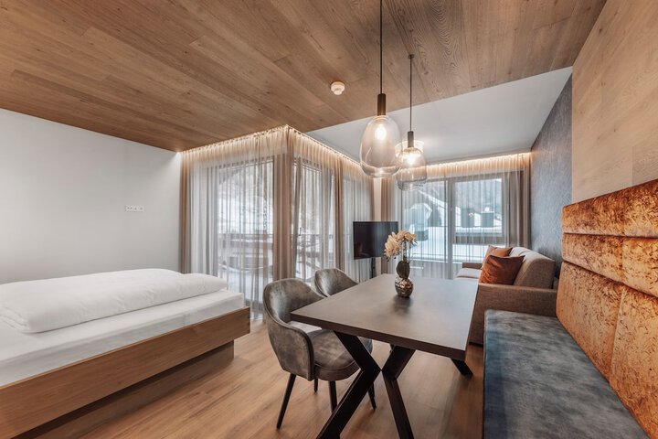 Room 10 of 26