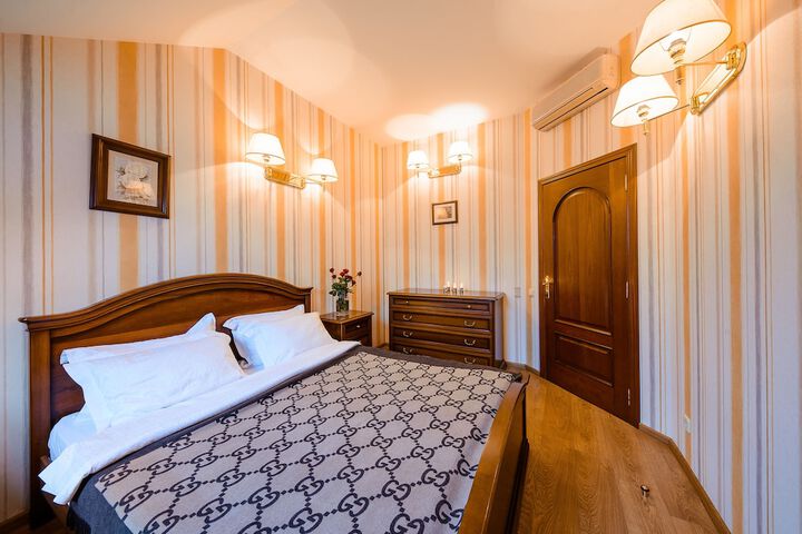 Room 14 of 33