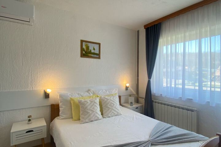 Room 7 of 24