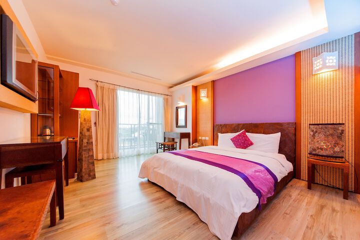 Room 2 of 47