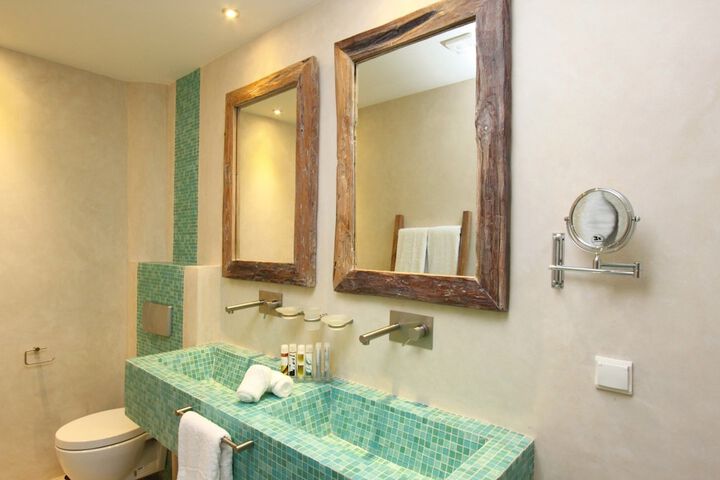 Bath Interior