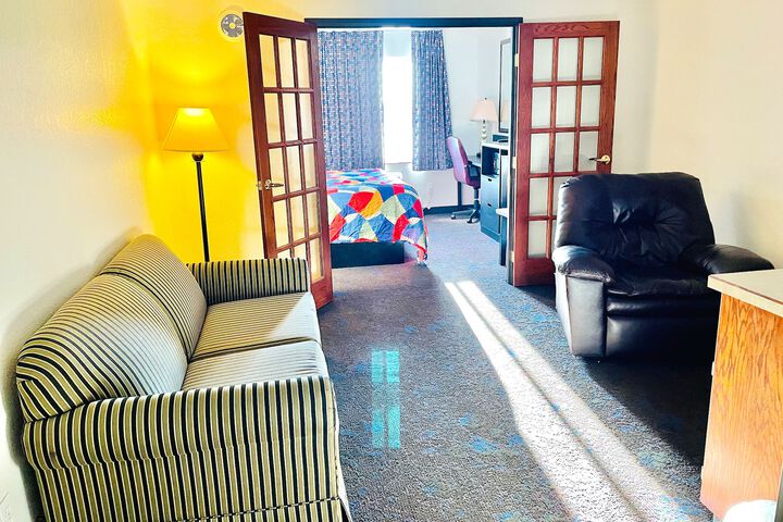 Lounge 55 of 62
