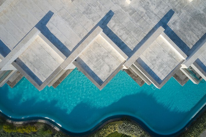 Pool 52 of 225