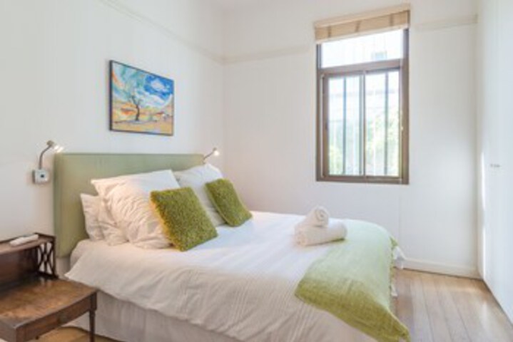 Room 6 of 19
