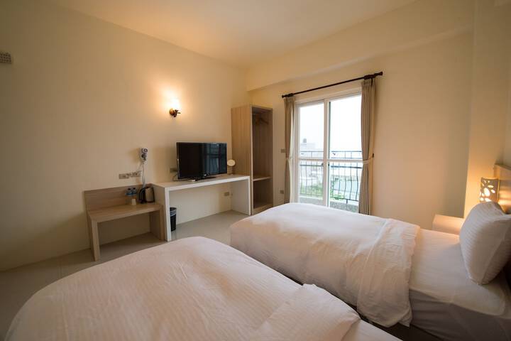 Room 7 of 48
