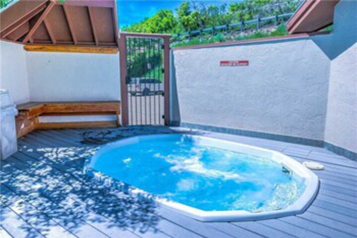 Pool 12 of 30