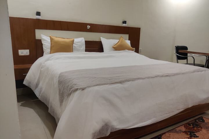 Room 7 of 31