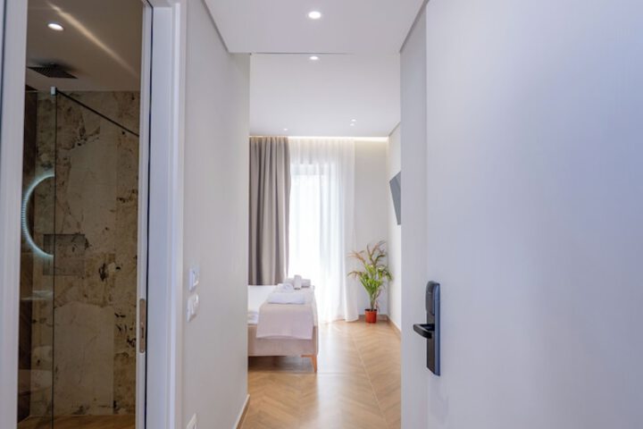 Room 7 of 65