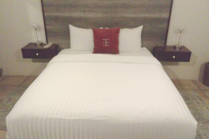 Room 17 of 44
