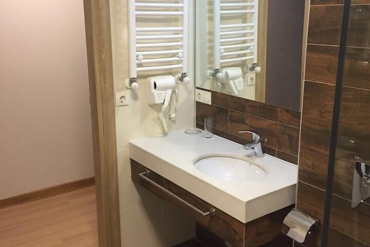 Room 18 of 29