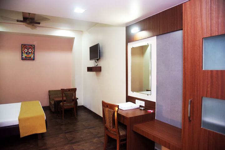 Room 14 of 24