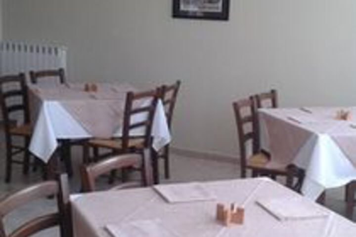 Dining 36 of 38