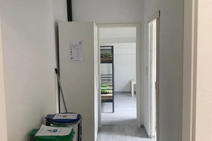 Room 12 of 18