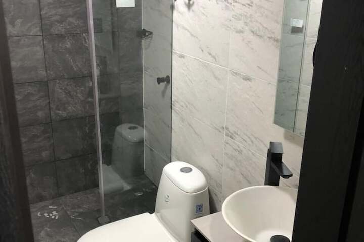 Room 15 of 25