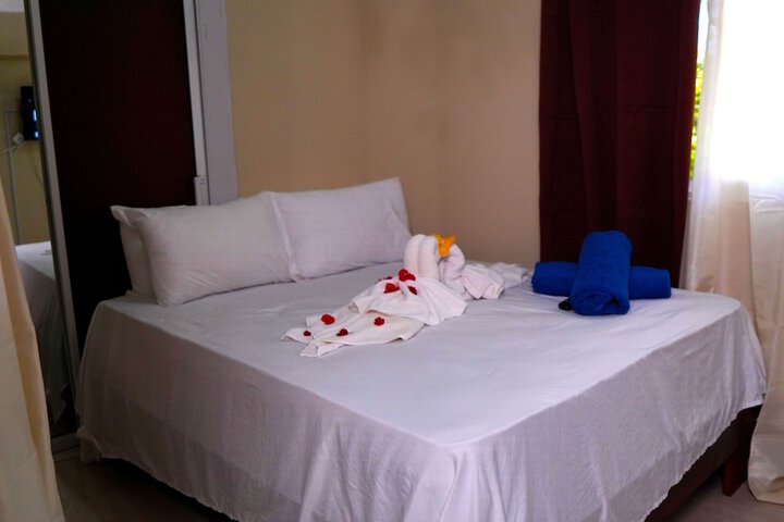 Room 8 of 124